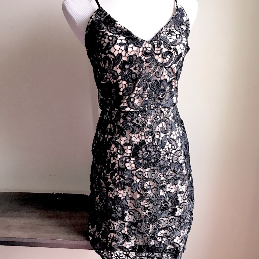 Express Black Lace Overlay Dress with Nude Lining sz 6